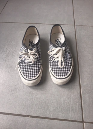 Chaussures Vans unisexe taille 38 en parfait état, marke: Vans, zustand: Sehr gut, größe: 38, 19,90 €, 21,60 € inklusive Vinted-Käuferschutz