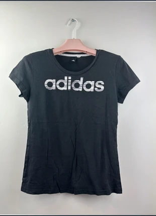 T-shirt Adidas noir avec logo imprimé, marque: adidas, état: Bon état, taille: M / 38 / 10, 10,00 €, 11,20 € Protection acheteurs incluse