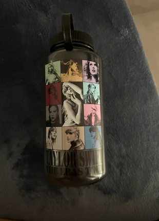 taylor swift eras tour merch, marque: Taylor Swift, état: Très bon état, 13,00 €, 14,35 € Protection acheteurs incluse