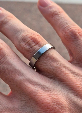 Bague grise argentée chromée élégante minimaliste chic, merk: Minym, staat: Nieuw zonder prijskaartje, maat: Aanpasbaar, € 6,99, € 8,04 inclusief Kopersbescherming Pro