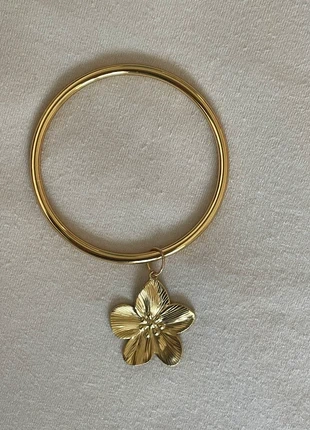 jonc dore pendentif fleur doré acier inoxydable, marke: Boutique indépendante, zustand: Neu, 6,00 €, 7,00 € inklusive Vinted-Käuferschutz