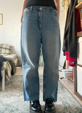 jean coupe droite, marque: Bershka, état: Très bon état, taille: M / 38 / 10, 8,00 €, 9,10 € Protection acheteurs incluse