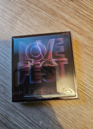 Palette Huda Beauty Love fest, brand: Huda Beauty, condition: New with tags, €9.00, €10.15 includes Buyer Protection