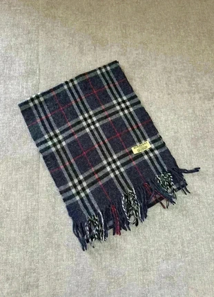 Écharpe Burberry bleu marine, marque: Burberry, état: Très bon état, 45,00 €, 47,95 € Protection acheteurs (Pro) incluse