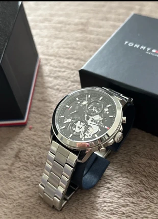 Montre Tommy Hilfiger homme neuve 🎁 avec boîte & garantie – acier argenté élégant, brand: Tommy Hilfiger, condition: New with tags, size: 39–42 mm, €139.00, €146.65 includes Buyer Protection