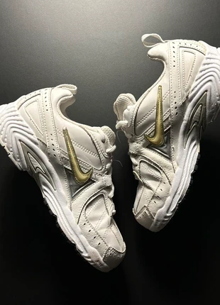 Baskets Nike M2K Techno V5 Taille 34, marque: Nike, état: Très bon état, taille: 34, 25,00 €, 26,95 € Protection acheteurs (Pro) incluse