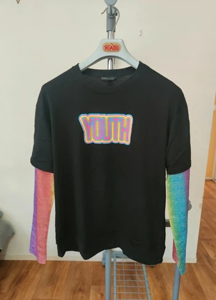 T-shirt noir et multicolore, marca: Shein, estado: Muito bom, tamanho: M, €1.50, €2.28 inclui Proteção do Comprador