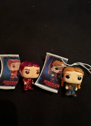 KinderJoy Stranger Things, Max und Upside down, Max, brand: Kinder, condizioni: Nuovo con cartellino, taglia: XS, €2.00, €2.80 include la Protezione acquisti