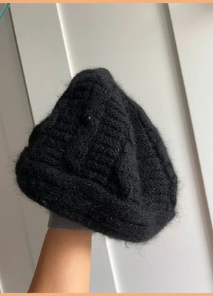 Cappello invernale berretto nero misto angora, brand: Made In Italy, condizioni: Ottime, taglia: Taglia unica, €8.00, €9.10 include la Protezione acquisti