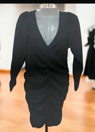 Vestido negro de manga larga con escote y fruncido. Springfield Talla M, como nuevo, marque: Springfield, état: Très bon état, taille: M / 38 / 10, 5,00 €, 5,95 € Protection acheteurs incluse