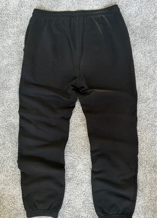 Lacoste pantaloni tuta nera taglia M, marque: Lacoste, état: Très bon état, taille: M, 24,90 €, 26,85 € Protection acheteurs incluse