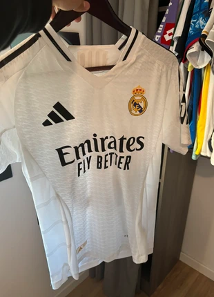 Maillot Real Madrid Modric, marque: Real Madrid, état: Neuf sans étiquette, taille: S, 30,00 €, 32,20 € Protection acheteurs incluse