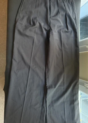 Pantalon noir, marque: Boutique indépendante, état: Très bon état, taille: M / 38 / 10, 6,00 €, 7,00 € Protection acheteurs incluse