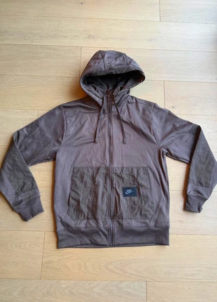 Magnifique Hoodie Full Zip Nike 05IT16, marque: Nike, état: Très bon état, taille: S, 15,00 €, 16,45 € Protection acheteurs incluse