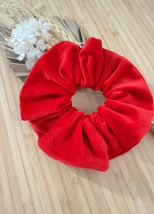 Chouchou velours rouge, marque: Fait Main, état: Neuf sans étiquette, 4,00 €, 4,90 € Protection acheteurs incluse