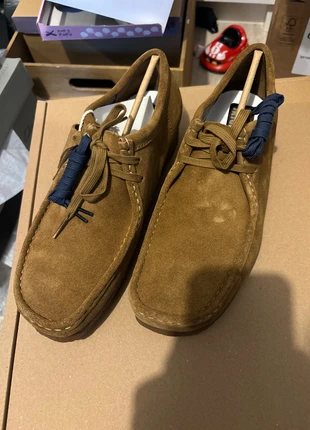 Wallabee mocassins luxe, marke: Clarks, zustand: Neu, mit Etikett, größe: 43, 140,00 €, 147,70 € inklusive Vinted-Käuferschutz