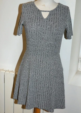 👗Robe texturée Divided H&M – coupe fit & flare – T38, brand: H&M Divided, condizioni: Ottime, taglia: M / IT 42 / EU 38, €16.00, €17.50 include la Protezione acquisti Pro