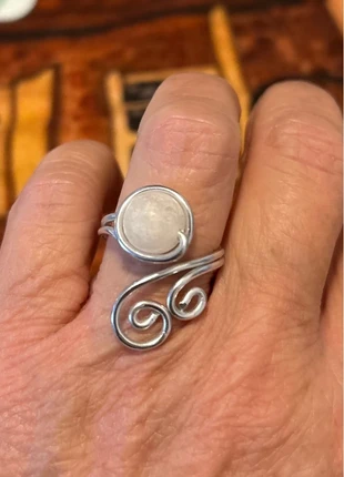 Anello alabastro e alluminio, marke: anello, zustand: Neu, größe: Größenverstellbar, 5,00 €, 5,95 € inklusive Vinted-Käuferschutz