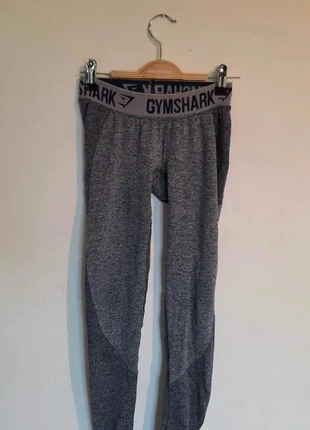Legging gymshark taille basse gris taille XS 34, marke: Gymshark, zustand: Gut, größe: XS / 34 / 6, 11,00 €, 12,25 € beinhaltet Vinted-Käuferschutz Pro