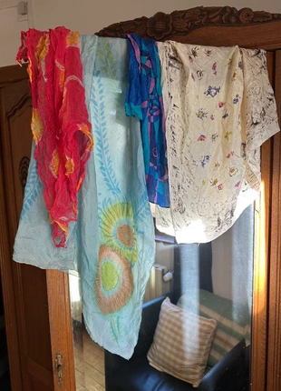 Lot of 4 Silk Blend Scarves, marque: Vintage Love, état: Bon état, 4,00 €, 4,90 € Protection acheteurs incluse