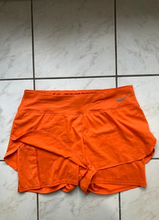 Short running Nike taille L couleur orange, marca: Nike, estado: Muito bom, tamanho: L / 40 / 12, €18.50, €20.13 inclui Proteção do Comprador Pro