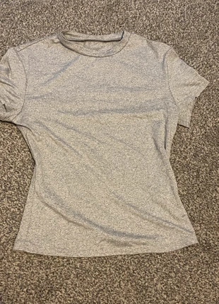 Grey Fitted Basic Tee – Size 6, brand: Shein, condition: Very good, size: XS / 6, £1.50, £2.28 includes Buyer Protection