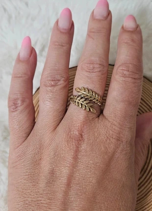 Monisimo anillo ajustable diseño de hoja en ACERO, brand: DISEÑO, condizioni: Ottime, taglia: Regolabile, €6.95, €8.00 include la Protezione acquisti