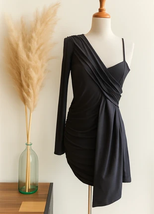Robe asymétrique Rinascimento – Taille M, brand: Rinascimento, condition: New with tags, size: M / 38 / 10, €42.00, €44.80 includes Buyer Protection