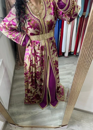 Takchita 2 pièce, état: Très bon état, taille: Taille unique, 75,00 €, 79,45 € Protection acheteurs incluse