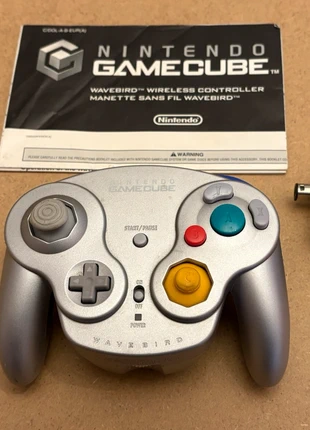 Manette Wavebird Nintendo GameCube Wavebird Officielle Argenté métallique + recepteur et Notice, marca: Nintendo, estado: Muy bueno, 79,99 €, 84,69 € Protección al comprador Pro incluida