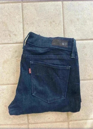 Jeans Levi's Demi Curve - W25, marque: Levi's, état: Très bon état, taille: S / 36 / 8, 10,99 €, 12,24 € Protection acheteurs incluse