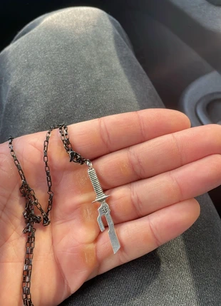 Collier Toji
Collier neuf du manga jujutsu kaisen.
Personnage:, marque: Jujutsu Kaisen, état: Neuf sans étiquette, 9,99 €, 11,19 € Protection acheteurs incluse