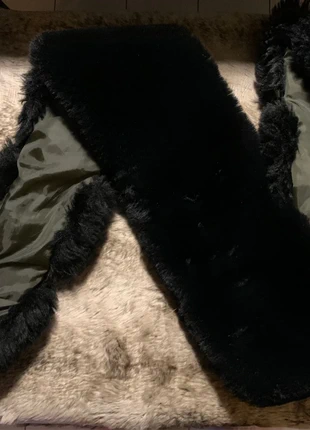 Fake fur scarf zwart, staat: Heel goed, € 25,00, € 26,95 inclusief Kopersbescherming
