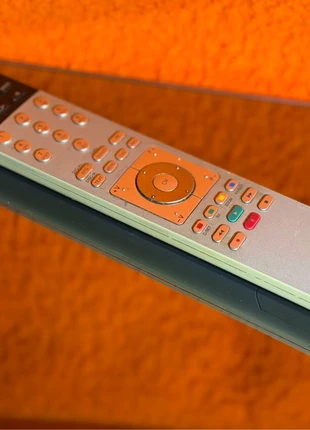 Loewe afstandsbediening – origineel model Assist-Control, merk: Loewe, staat: Heel goed, € 10,00, € 11,20 inclusief Kopersbescherming Pro