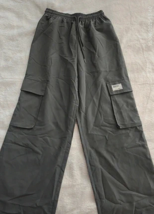 Pantalon fluide cargo femme, marque: Shein, état: Neuf sans étiquette, taille: S / 36 / 8, 4,00 €, 4,90 € Protection acheteurs incluse