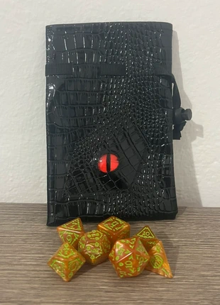🐉 Sacchetto Porta Dadi "Occhio di Drago" + Set Dadi Fantasy, état: Comme neuf, 6,90 €, 7,95 € Protection acheteurs incluse