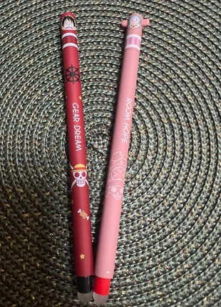 Lot de 2 stylos effaçables – One Piece, marca: OnePiece, estado: Muito bom, €4.99, €5.94 inclui Proteção do Comprador
