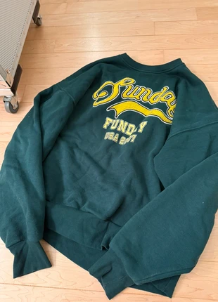 Bershka Green sweatshirt, brand: Bershka, condizioni: Ottime, taglia: S, €9.00, €10.15 include la Protezione acquisti