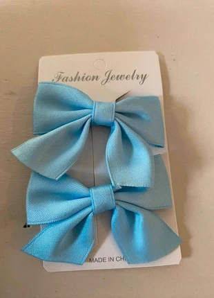 Lot de 2 barrettes bleues noeud neuves, marque: Accessoires, état: Neuf sans étiquette, 2,00 €, 2,80 € Protection acheteurs incluse