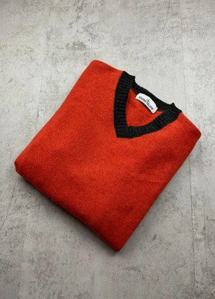 Pull Stone Island Col V avec patch logo sur la manche - taille L - Orange - KZ160, brand: Stone Island, condizioni: Ottime, taglia: L, €107.50, €113.58 include la Protezione acquisti