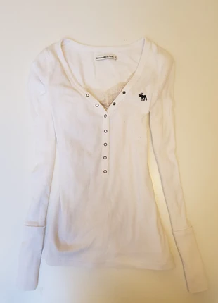 Abercrombie Henley – Weiß Ribbed 🤍, brand: Abercrombie & Fitch, condizioni: Ottime, taglia: S / IT 40 / EU 36, €36.00, €38.50 include la Protezione acquisti