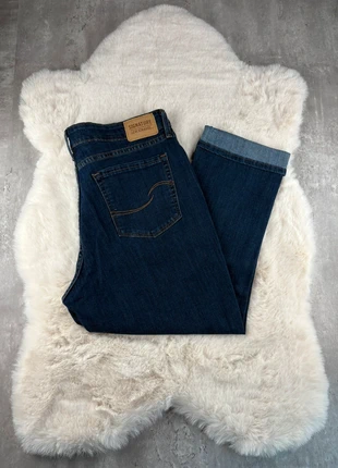Jean Levi’s W32 FR42 modèle signature mid rise capri coupe skinny femme couleur bleu marine, brand: Levi's, condizioni: Ottime, taglia: XL / IT 46 / EU 42, €15.00, €16.45 include la Protezione acquisti Pro