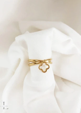 Bague dorée en acier inoxydable, marque: Boutique Parisienne, état: Très bon état, taille: Ajustable, 10,00 €, 11,20 € Protection acheteurs (Pro) incluse