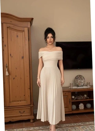 Robe longue plissée beige épaules dénudées – parfaite pour cérémonie, condition: Very good, size: M / 38 / 10, €39.90, €42.60 includes Buyer Protection Pro