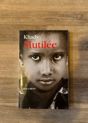 Livre « Mutilée » de Khady, zustand: Neu, mit Etikett, 2,00 €, 2,80 € inklusive Vinted-Käuferschutz