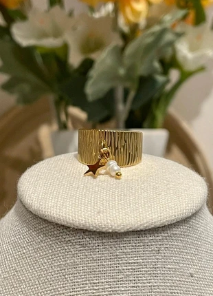 Bague dorée martelée avec pendentifs étoile & perle, marque: Tendance, état: Très bon état, taille: Ajustable, 7,90 €, 9,00 € Protection acheteurs (Pro) incluse