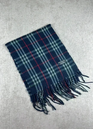 Écharpe Burberry bleu marine, marque: Burberry, état: Très bon état, 45,00 €, 47,95 € Protection acheteurs (Pro) incluse