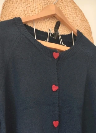 Gilet cardigan boutons coeurs rouge, brand: Boutique indépendante, condition: New without tags, size: M / 38 / 10, €28.00, €30.10 includes Buyer Protection