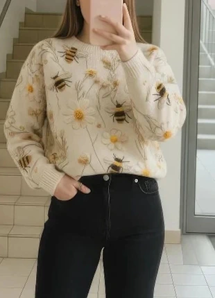 Pull beige brodé abeilles et fleurs – Taille S, marque: Abailla, état: Très bon état, taille: S / 36 / 8, 34,50 €, 36,93 € Protection acheteurs incluse