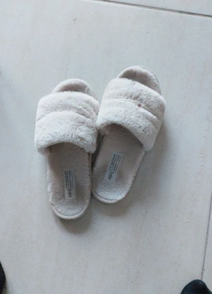 Pantofole, marque: Primark, état: Bon état, taille: 38, 2,00 €, 2,80 € Protection acheteurs incluse